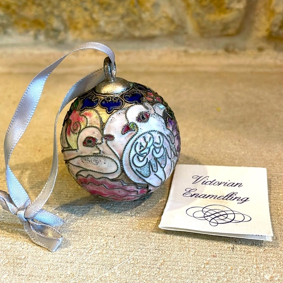Vintage Nyco Cloisonne Christmas Round Ball Ornament Turtle Doves Silver Enamel - Picture 2 of 14